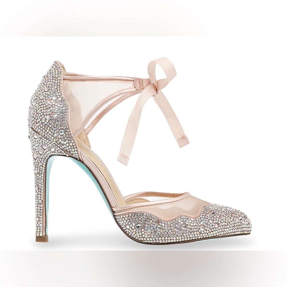 Amazing condition Betsey Johnson Sequinned Iris Pumps